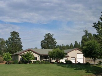 2053 Kevin Dr, Grants Pass, OR 97527