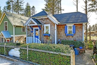 25 Sellwood Ln, Pacific Beach, WA 98571