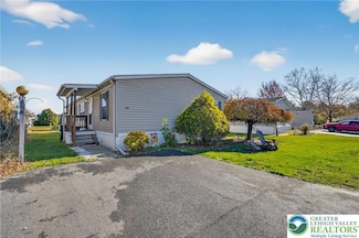 196 Fawn Meadow Ct, Bath, PA 18014