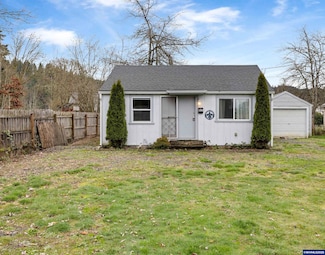953 Grape St, Sweet Home, OR 97386