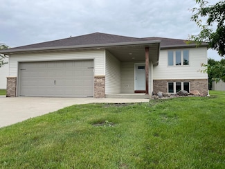 306 10th Ave NW, Dodge Center, MN 55927