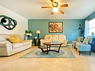 55 Oakridge E, Deerfield Beach, FL 33442