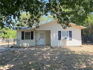 1813 Wayne St, Denton, TX 76209