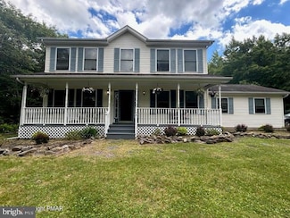 319 Russell Ct, Effort, PA 18330