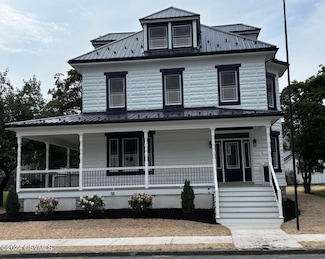 261 Walnut St, Mifflinburg, PA 17844