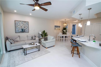 262 Indies Dr E Unit 101, Naples, FL 34114