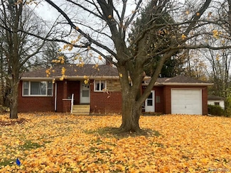 2446 Lanning Dr, Burton, MI 48509