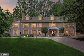9201 Laurel Oak Dr, Bethesda, MD 20817