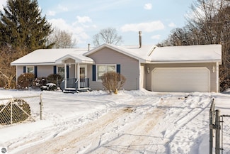 13781 S Bayview Dr, Traverse City, MI 49684