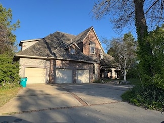 2665 W Blakey St, Springfield, MO 65810