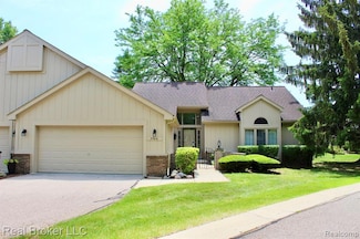 37616 N Laurel Park Dr, Livonia, MI 48152