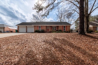 75 Planters Dr, Sumter, SC 29154