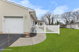 34 Cherrywood Cir Unit 134, Brick, NJ 08724