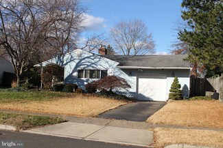 53 Yellowood Dr, Levittown, PA 19057