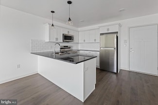 404 Fountain St Unit 402, Philadelphia, PA 19128