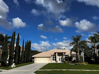 5609 Lake Shore Village Cir, Lake Worth, FL 33463
