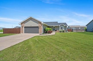 424 Wheatridge Dr, Newton, KS 67114