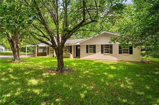 220 E Meade Rd, Pollock, LA 71467