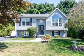 51 Mallory Ct, Cranston, RI 02910