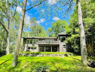 11 Alewives Rd, Norwalk, CT 06850
