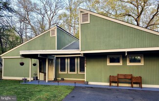 6266 Occoquan Forest Dr, Manassas, VA 20112