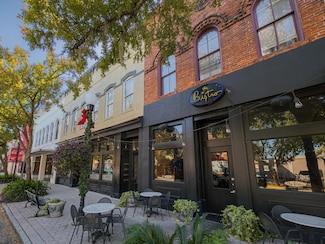 128 N Ashley St, Valdosta, GA 31601