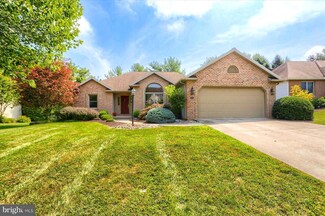 960 Woodley Dr, Mechanicsburg, PA 17050