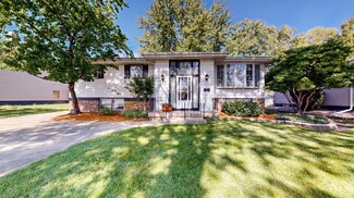 649 211th St, Dyer, IN 46311