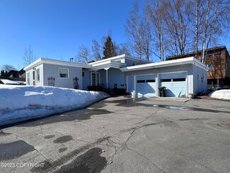 1341 Hillcrest Dr, Anchorage, AK 99503