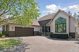 326 Lady Slipper Ln, Saint Paul, MN 55127