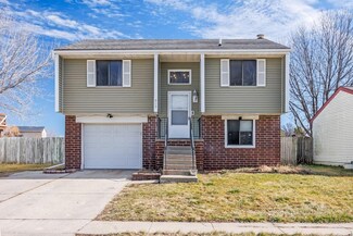 909 9th Ave NW, Altoona, IA 50009