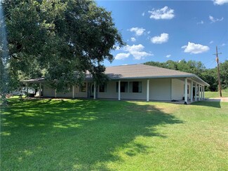 3041 Hoffpauir Rd, Lake Arthur, LA 70549