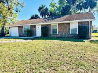 801 Zana Dr, Fort Myers, FL 33905