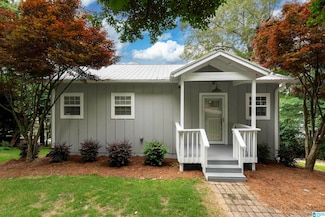 917 N Lakeshore Dr, Talladega, AL 35160