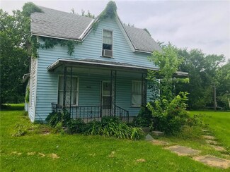 402 N 1st St, Lacygne, KS 66040
