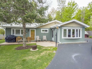 W10655 Parkway Ln, Elcho, WI 54428