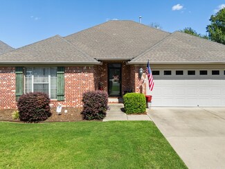 1810 Penny St, Conway, AR 72034