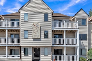 11 Hulbert Rd Unit 8, Worcester, MA 01603