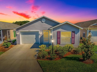 865 Conroe St, The Villages, FL 34762