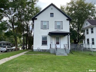 3301 Rockingham Rd, Davenport, IA 52802