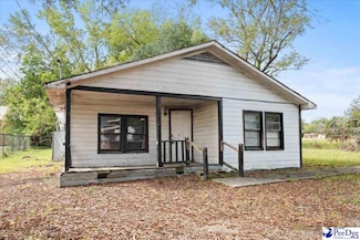 143 Calhoun St, Lake City, SC 29560