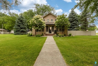 201 Dakota St, Centerville, SD 57014