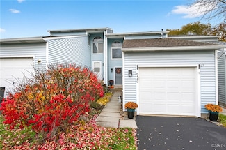 8440 Fathom Dr, Baldwinsville, NY 13027
