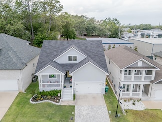 409 Hideaway Ln, Niceville, FL 32578