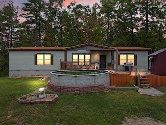 90 Damy Ln, Campton, KY 41301