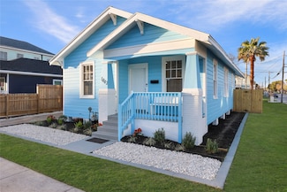 1802 Ursuline St, Galveston, TX 77550