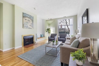 581 Mount Auburn St Unit 2, Cambridge, MA 02138