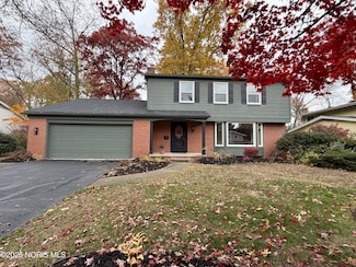 6846 Fredericksburg Dr, Sylvania, OH 43560