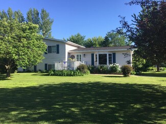 4506 Maple Leaf Ln, Moose Lake, MN 55767