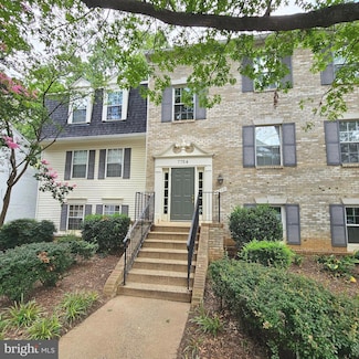 7754 New Providence Dr Unit 19, Falls Church, VA 22042